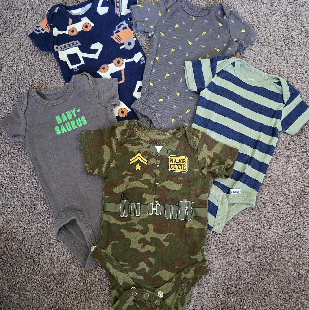 5 Newborn Onsies